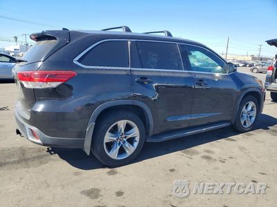 Trzecie zdjęcie samochodu z tyłu: 2018 TOYOTA HIGHLANDER LIMITED VIN:5TDYZRFH6JS287630 - miniatura
