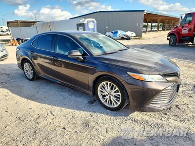 Czwarte zdjęcie samochodu z boku: 2018 TOYOTA CAMRY XLE VIN:4T1B11HK6JU117363 - miniatura