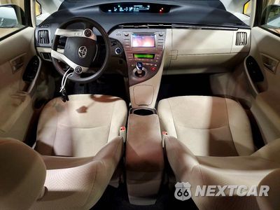 Zdjęcie 8 z 13 samochodu: 2014 TOYOTA PRIUS TWO VIN:JTDKN3DUXE1849921 - miniatura