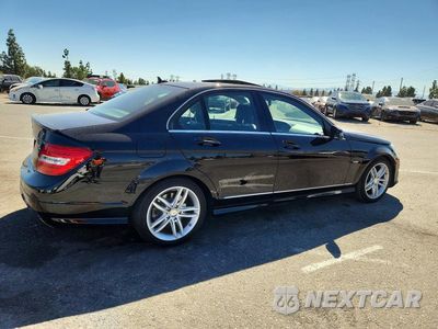 Trzecie zdjęcie samochodu z tyłu: 2012 MERCEDES-BENZ C 250 VIN:WDDGF4HB7CA623405 - miniatura