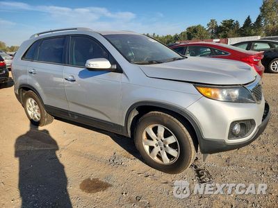 Czwarte zdjęcie samochodu z boku: 2013 KIA SORENTO LX VIN:5XYKT4A61DG405861 - miniatura