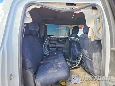 Zdjęcie 10 z 12 samochodu: 2026 CHEVROLET SILVERADO K1500 VIN:3GCUKAED2TG373909 - miniatura