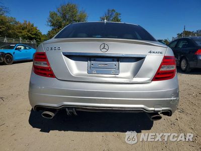 Zdjęcie 6 z 12 samochodu: 2014 MERCEDES-BENZ C 300 4MATIC VIN:WDDGF8AB4ER318269 - miniatura