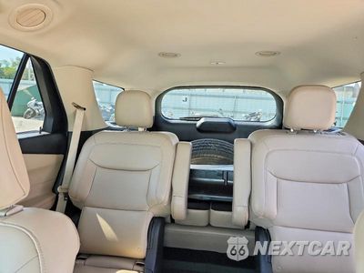 Zdjęcie 10 z 13 samochodu: 2020 FORD EXPLORER XLT VIN:1FMSK8DHXLGC26104 - miniatura