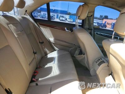 Zdjęcie 10 z 12 samochodu: 2010 MERCEDES-BENZ C 300 VIN:WDDGF5EB3AR104490 - miniatura