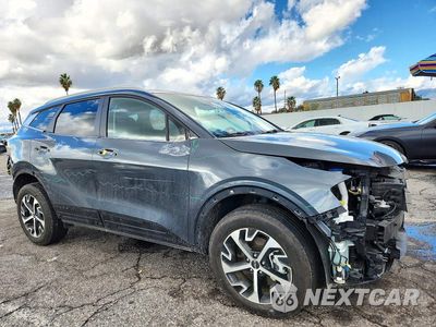 Czwarte zdjęcie samochodu z boku: 2024 KIA SPORTAGE EX VIN:KNDPVCDGXR7133832 - miniatura