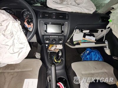 Zdjęcie 8 z 14 samochodu: 2015 VOLKSWAGEN JETTA BASE VIN:3VW2K7AJ6FM211869 - miniatura