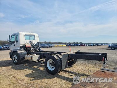 Drugie zdjęcie samochodu z przodu: 2009 ISUZU T8F TRUCK CAB AND CHASSIS VIN:4GTM8F1B69F700028 - miniatura