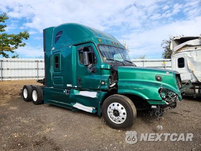 Czwarte zdjęcie samochodu z boku: 2014 FREIGHTLINER CASCADIA SEMI TRUCK VIN:3AKJGLD59ESFN2013 - miniatura