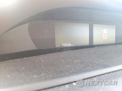 Zdjęcie 9 z 12 samochodu: 2018 TOYOTA PRIUS FOUR VIN:JTDKARFU2J3546559 - miniatura