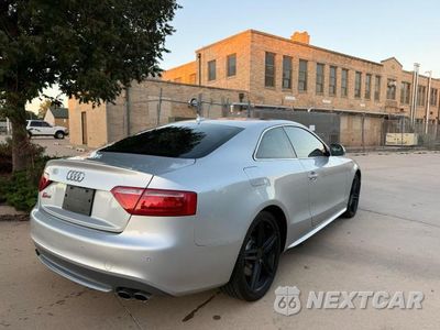 Czwarte zdjęcie samochodu z boku: 2009 AUDI S5 QUATTRO VIN:WAURV78T29A033490 - miniatura
