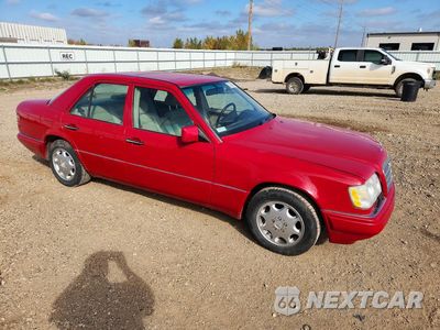 Czwarte zdjęcie samochodu z boku: 1994 MERCEDES-BENZ E 320 VIN:WDBEA32E5RC133389 - miniatura