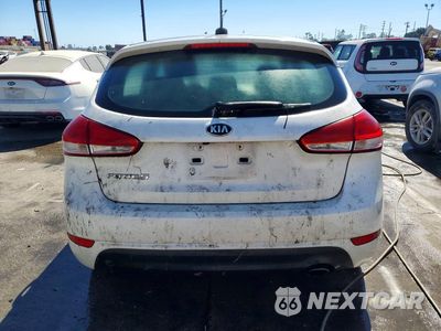 Zdjęcie 6 z 12 samochodu: 2017 KIA FORTE5 LX VIN:KNAFK5A85H5690975 - miniatura