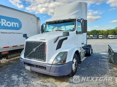 2018 VOLVO VNL SEMI TRUCK 4V4N39TG3JN892439 - główne zdjęcie licytacji z USA - miniatura