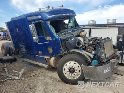 Czwarte zdjęcie samochodu z boku: 2004 FREIGHTLINER COLUMBIA 120 SEMI TRUCK VIN:1FUJA6CK74LM68905 - miniatura