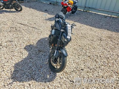 Piąte zdjęcie samochodu w środku: 2025 KAWASAKI ZR900 S VIN:ML5ZRDS1XSDA01059 - miniatura