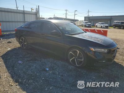Czwarte zdjęcie samochodu z boku: 2018 HONDA ACCORD SPORT VIN:X1HGCV1F30JA13324 - miniatura