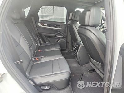 Zdjęcie 10 z 12 samochodu: 2024 PORSCHE CAYENNE VIN:WP1AA2AY0RDA03051 - miniatura
