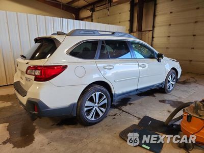 Trzecie zdjęcie samochodu z tyłu: 2018 SUBARU OUTBACK 2.5I LIMITED VIN:4S4BSANC4J3267181 - miniatura