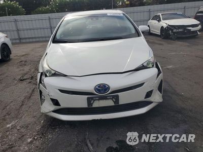 Piąte zdjęcie samochodu w środku: 2017 TOYOTA PRIUS FOUR TOURING VIN:JTDKARFU2H3030325 - miniatura