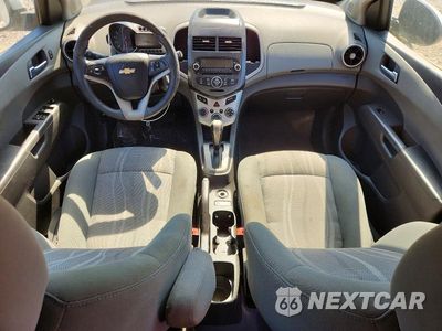 Zdjęcie 8 z 12 samochodu: 2015 CHEVROLET SONIC LT VIN:1G1JC6SH7F4145256 - miniatura
