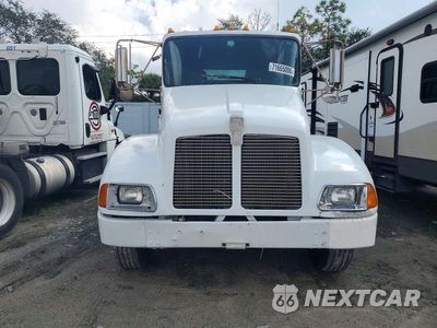 Piąte zdjęcie samochodu w środku: 2000 KENWORTH CONSTRUCTION T300 VIN:2NKMHD6X6YM853599 - miniatura