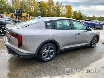 Trzecie zdjęcie samochodu z tyłu: 2026 KIA K4 LXS VIN:3KPFT4DE2TE307941 - miniatura