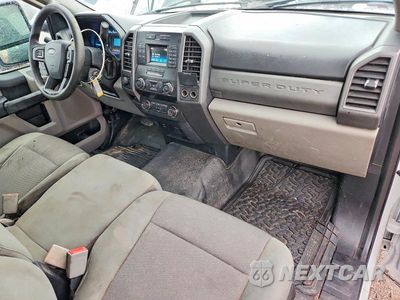 Zdjęcie 8 z 12 samochodu: 2019 FORD F250 SUPER DUTY VIN:1FTBF2A67KED56215 - miniatura