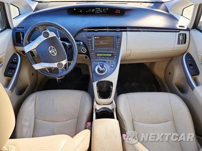 Zdjęcie 8 z 12 samochodu: 2010 TOYOTA PRIUS V VIN:JTDKN3DU2A0018753 - miniatura