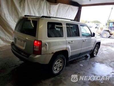 Trzecie zdjęcie samochodu z tyłu: 2011 JEEP PATRIOT SPORT VIN:1J4NF1GB7BD141557 - miniatura