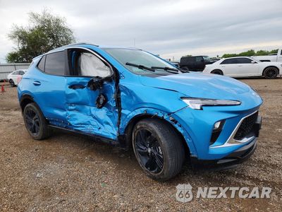 Czwarte zdjęcie samochodu z boku: 2025 BUICK ENCORE GX SPORT TOURING VIN:KL4AMDSL7SB012896 - miniatura