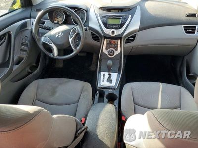 Zdjęcie 8 z 12 samochodu: 2012 HYUNDAI ELANTRA GLS VIN:KMHDH4AE0CU384978 - miniatura
