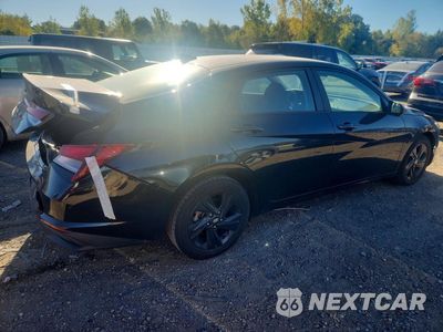Trzecie zdjęcie samochodu z tyłu: 2021 HYUNDAI ELANTRA SEL VIN:5NPLM4AG5MH023402 - miniatura