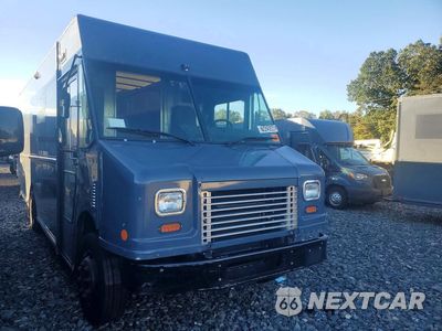 Czwarte zdjęcie samochodu z boku: 2021 FREIGHTLINER CHASSIS M LINE WALK-IN VAN VIN:4UZAC2EA3MCMN0220 - miniatura