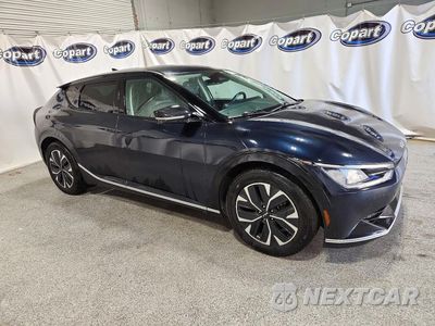 Czwarte zdjęcie samochodu z boku: 2023 KIA EV6 WIND VIN:KNDC34LA3P5156952 - miniatura