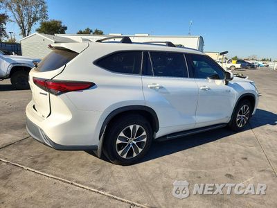 Trzecie zdjęcie samochodu z tyłu: 2020 TOYOTA HIGHLANDER HYBRID XLE VIN:5TDHBRCH1LS504528 - miniatura