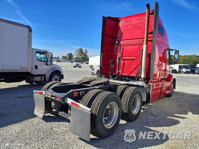 Trzecie zdjęcie samochodu z tyłu: 2016 VOLVO VNL SEMI TRUCK VIN:4V4NC9EH6GN948114 - miniatura