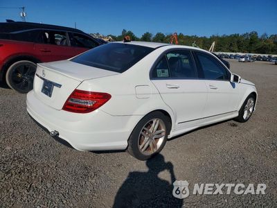 Trzecie zdjęcie samochodu z tyłu: 2014 MERCEDES-BENZ C 250 VIN:WDDGF4HB0EA932488 - miniatura