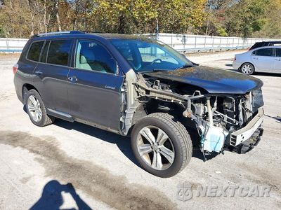Czwarte zdjęcie samochodu z boku: 2013 TOYOTA HIGHLANDER LIMITED VIN:5TDDK3EH1DS177381 - miniatura