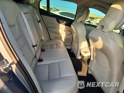 Zdjęcie 10 z 12 samochodu: 2020 VOLVO S60 T5 MOMENTUM VIN:7JR102FK4LG064452 - miniatura