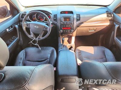 Zdjęcie 8 z 13 samochodu: 2013 KIA SORENTO EX VIN:5XYKU3A68DG348033 - miniatura