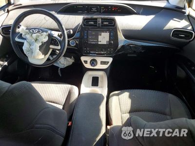 Zdjęcie 8 z 12 samochodu: 2016 TOYOTA PRIUS THREE VIN:JTDKARFU6G3005510 - miniatura