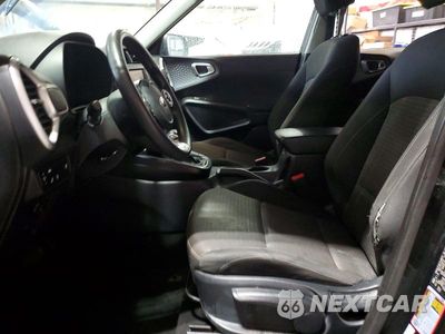 Zdjęcie 7 z 12 samochodu: 2020 KIA SOUL S VIN:KNDJ23AU8L7018114 - miniatura