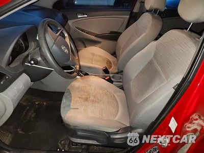 Zdjęcie 7 z 12 samochodu: 2016 HYUNDAI ACCENT SE VIN:KMHCT4AE7GU062371 - miniatura