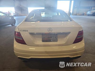 Zdjęcie 6 z 12 samochodu: 2013 MERCEDES-BENZ C 250 VIN:WDDGJ4HB8DF989196 - miniatura