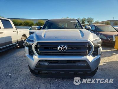 Piąte zdjęcie samochodu w środku: 2025 TOYOTA TACOMA SR5 VIN:3TMLB5JN7SM166949 - miniatura
