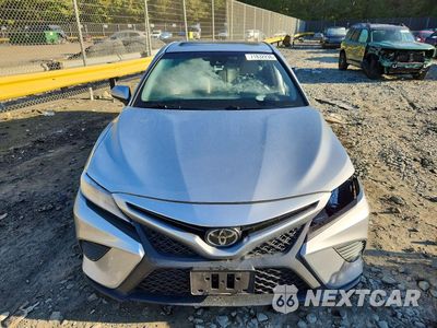 Piąte zdjęcie samochodu w środku: 2018 TOYOTA CAMRY SE VIN:4T1B11HK7JU556409 - miniatura