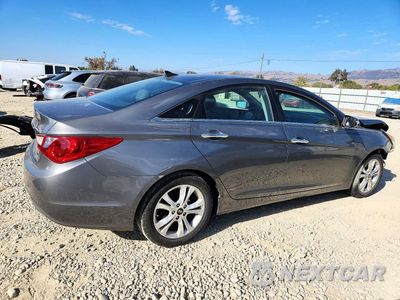 Trzecie zdjęcie samochodu z tyłu: 2013 HYUNDAI SONATA LIMITED VIN:5NPEC4AC2DH792433 - miniatura