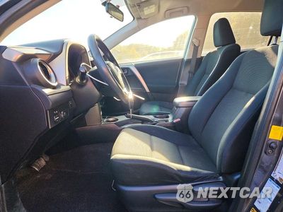 Zdjęcie 7 z 13 samochodu: 2015 TOYOTA RAV4 LE VIN:JTMBFREV0FJ050254 - miniatura