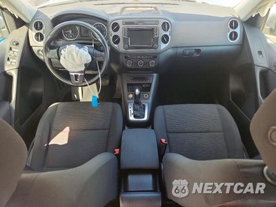 Zdjęcie 8 z 13 samochodu: 2017 VOLKSWAGEN TIGUAN S VIN:WVGAV7AX3HK046461 - miniatura